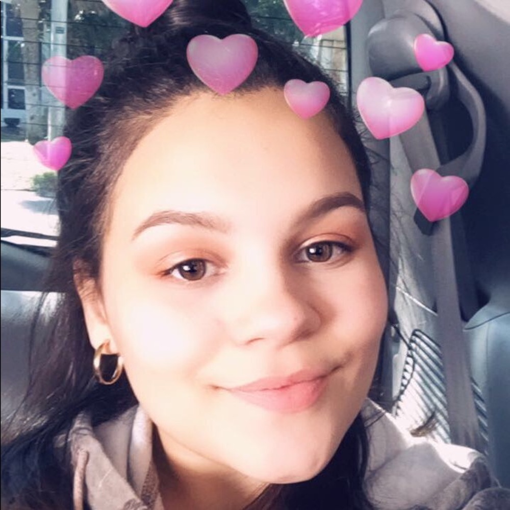 Meet your Posher, Rebeca